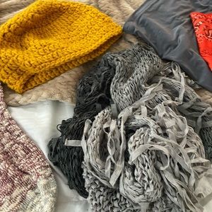 Warm bundle scarf, beenie, socks